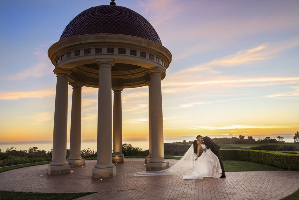 dramatic wedding shot, sunset wedding, bride and groom, floral design, florist, wedding florist, wedding flowers, orange county weddings, orange county wedding florist, orange county florist, orange county floral design, flowers by cina