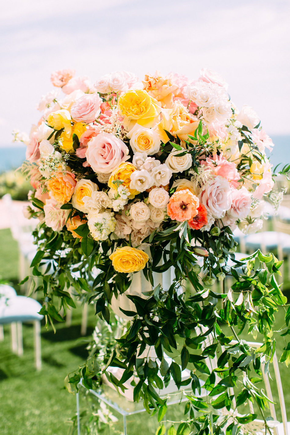 inside weddings feature, ceremony blooms, pink and orange florals, floral design, florist, wedding florist, wedding flowers, orange county weddings, orange county wedding florist, orange county florist, orange county floral design, flowers by cina