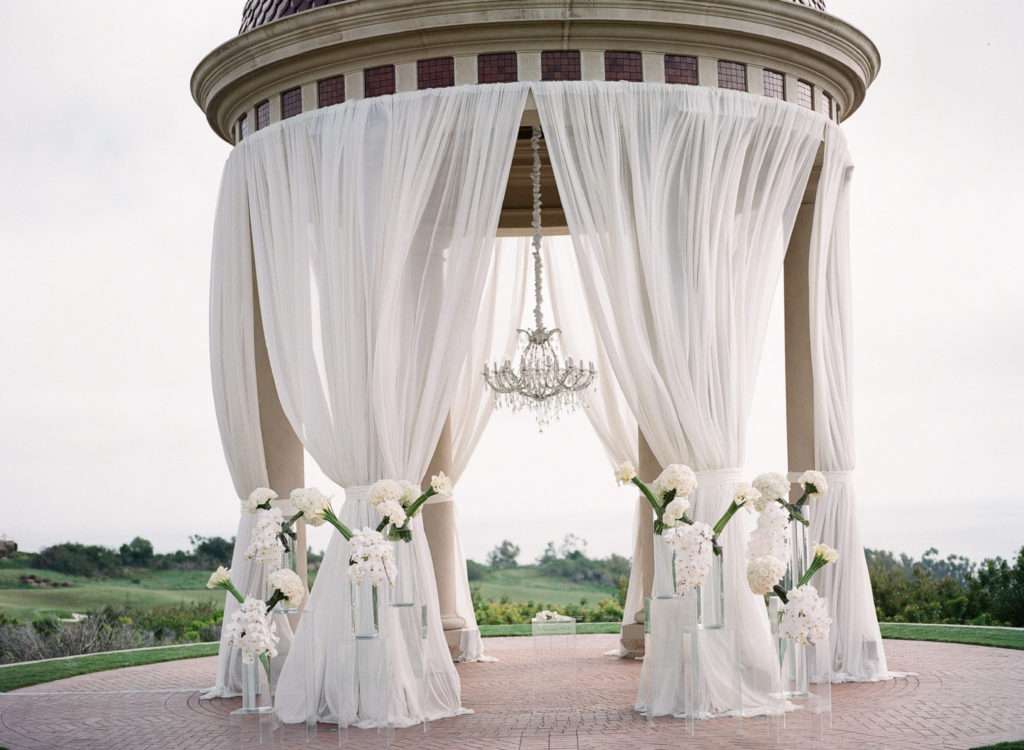 carats cake feature, pelican hill wedding, altar space, floral design, florist, wedding florist, wedding flowers, orange county weddings, orange county wedding florist, orange county florist, orange county floral design, flowers by cina