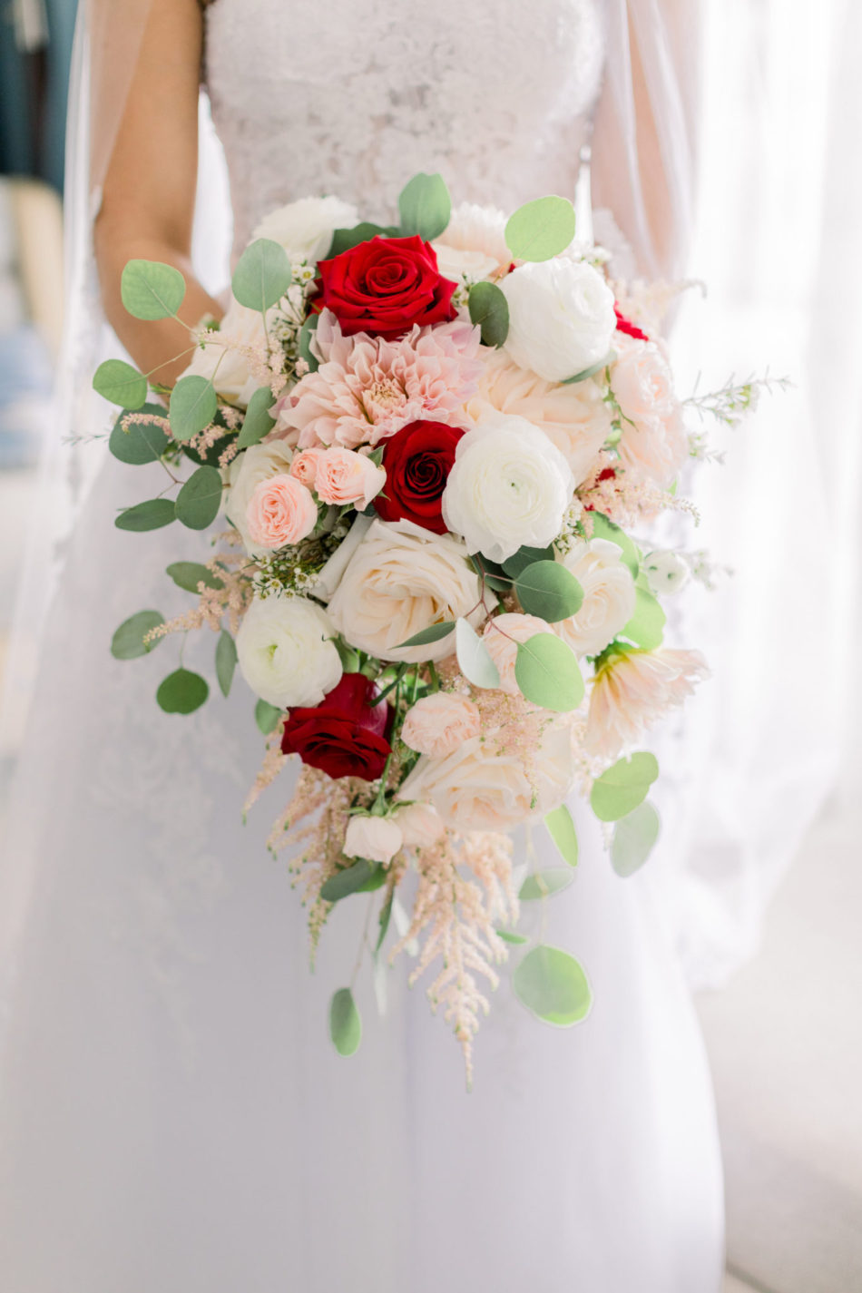 red roses, colorful bouquet, memorable bridal bouquets, floral design, florist, wedding florist, wedding flowers, orange county weddings, orange county wedding florist, orange county florist, orange county floral design, flowers by cina