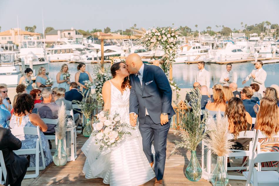 floral design, florist, wedding florist, wedding flowers, orange county weddings, orange county wedding florist, orange county florist, orange county floral design, flowers by cina, first kiss, bride, groom, wedding ceremony