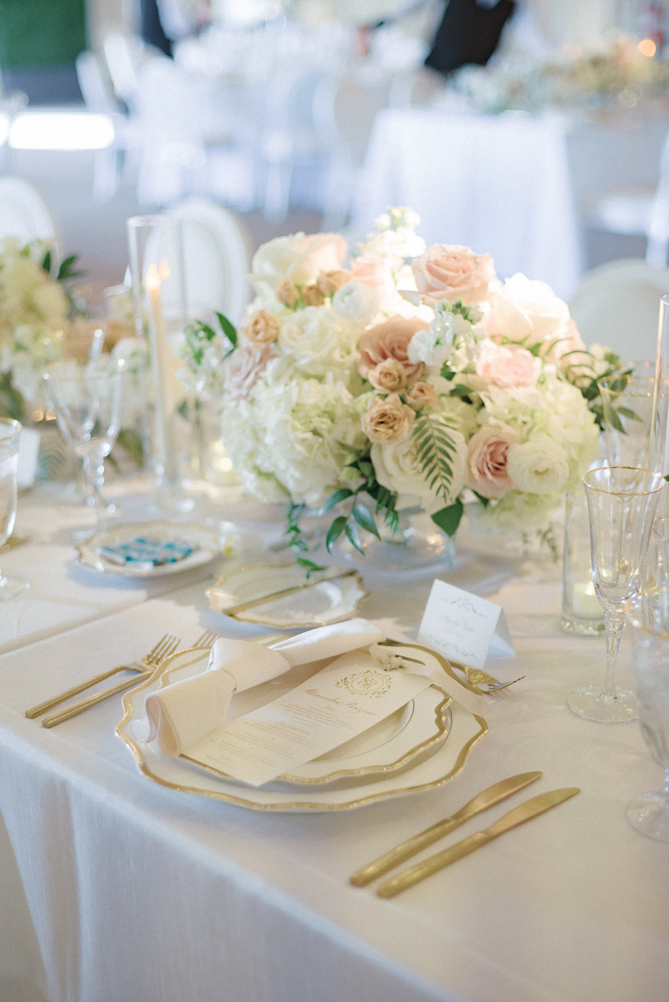 blush tablescape, blush centerpiece, blush wedding, floral design, florist, wedding florist, wedding flowers, orange county weddings, orange county wedding florist, orange county florist, orange county floral design, flowers by cina