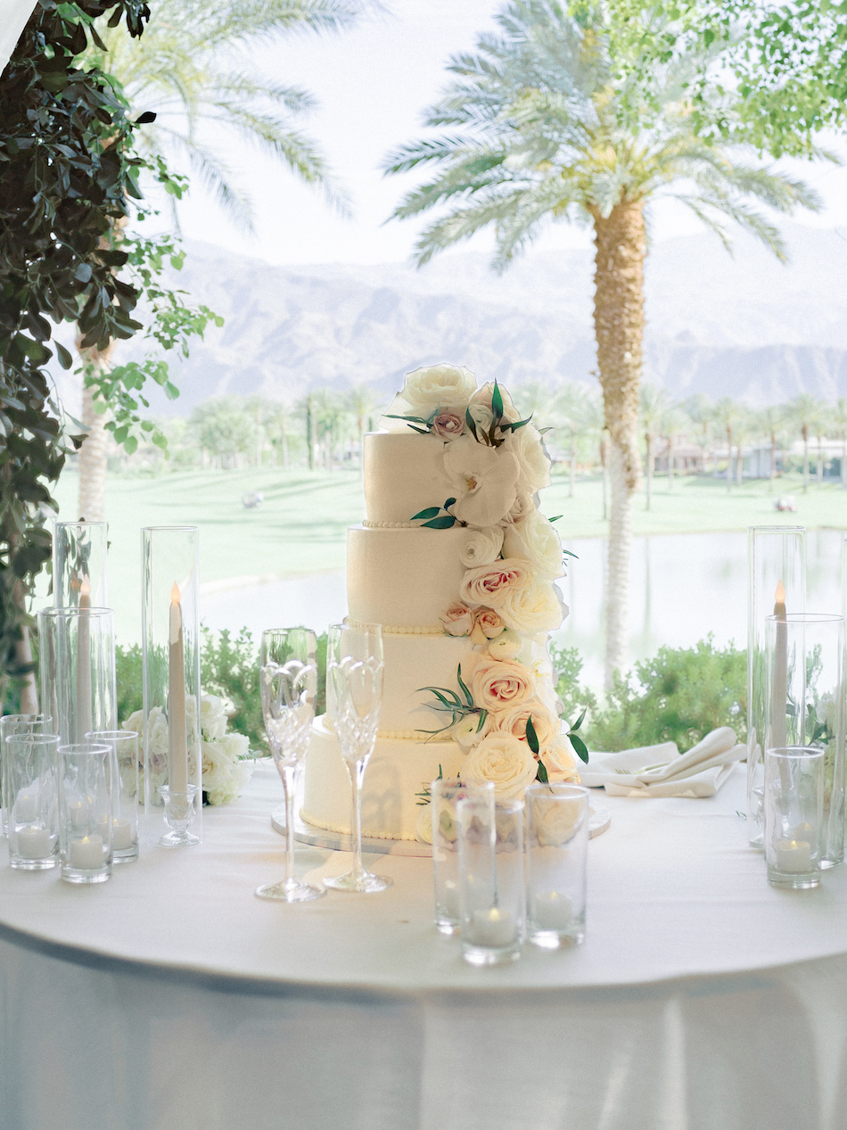blush wedding cake, wedding cake, cake decor, floral design, florist, wedding florist, wedding flowers, orange county weddings, orange county wedding florist, orange county florist, orange county floral design, flowers by cina