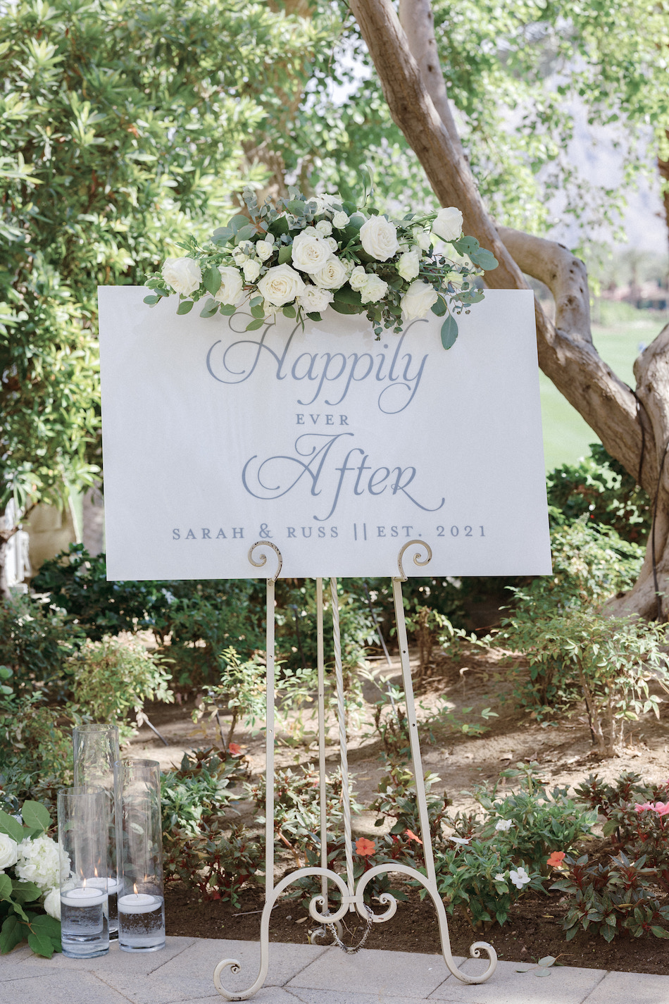 welcome sign, wedding sign, floral-filled sign, floral design, florist, wedding florist, wedding flowers, orange county weddings, orange county wedding florist, orange county florist, orange county floral design, flowers by cina