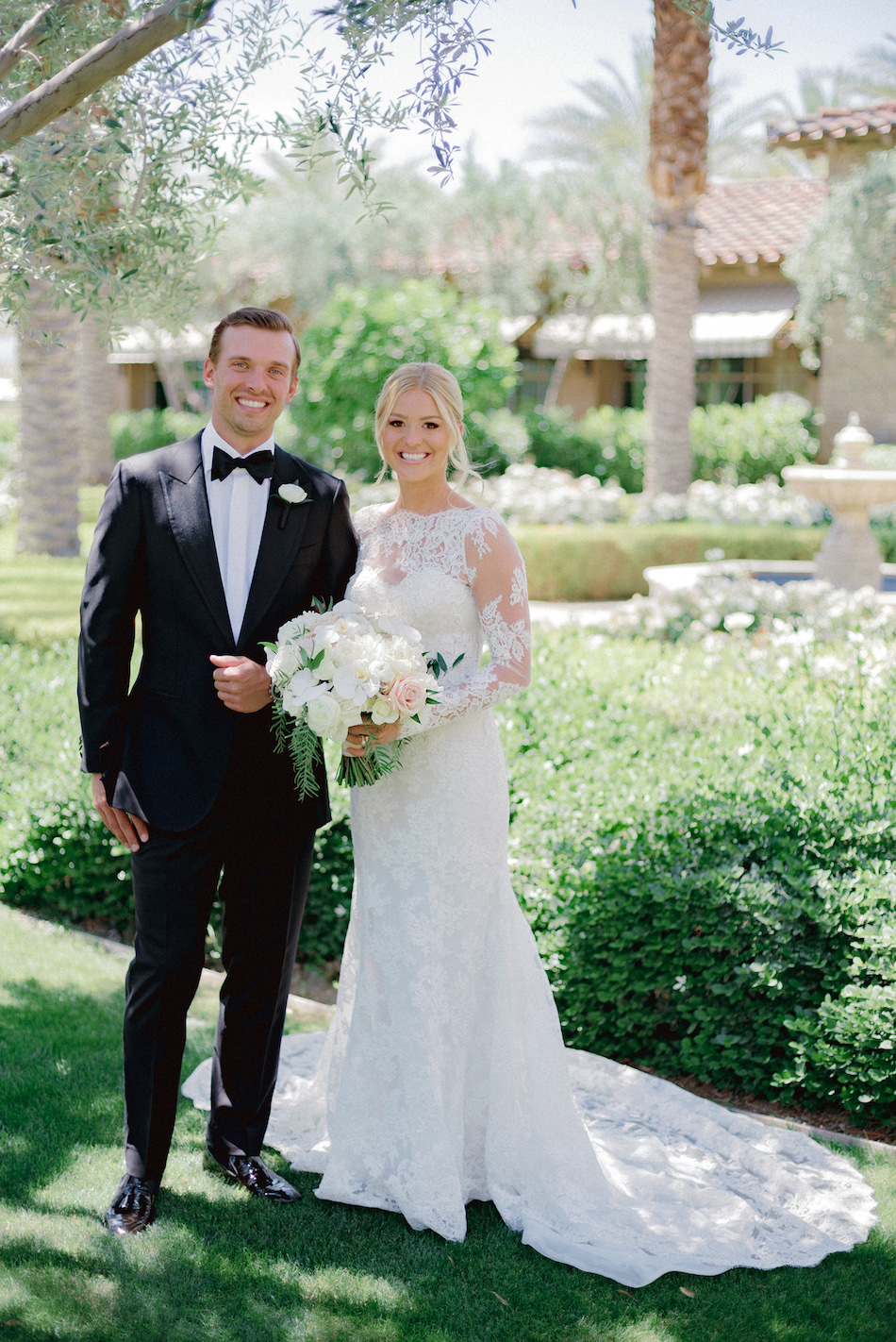 bride, groom, newlyweds, floral design, florist, wedding florist, wedding flowers, orange county weddings, orange county wedding florist, orange county florist, orange county floral design, flowers by cina