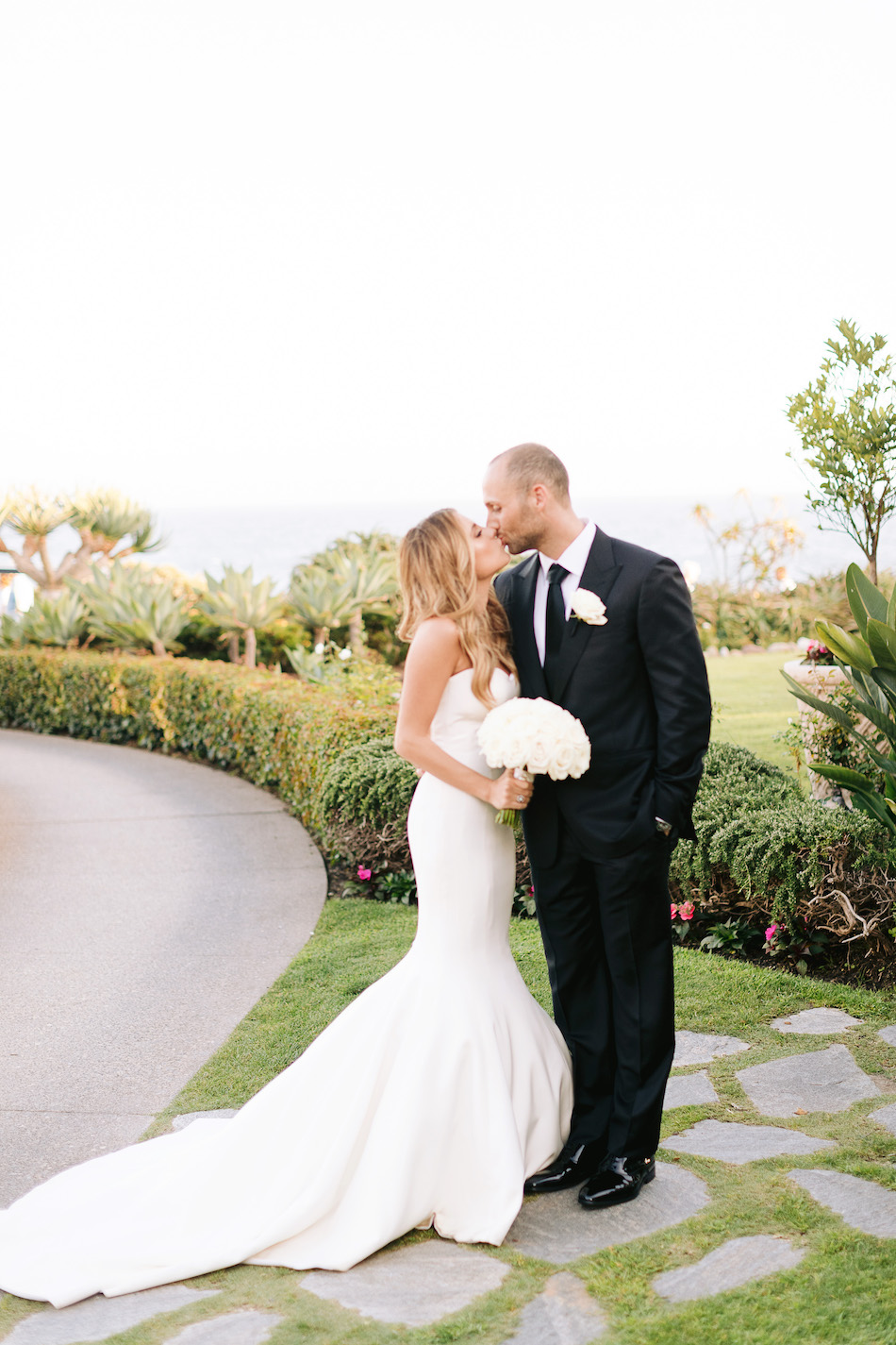 bride and groom, just married, bridal bouquet, floral design, florist, wedding florist, wedding flowers, orange county weddings, orange county wedding florist, orange county florist, orange county floral design, flowers by cina