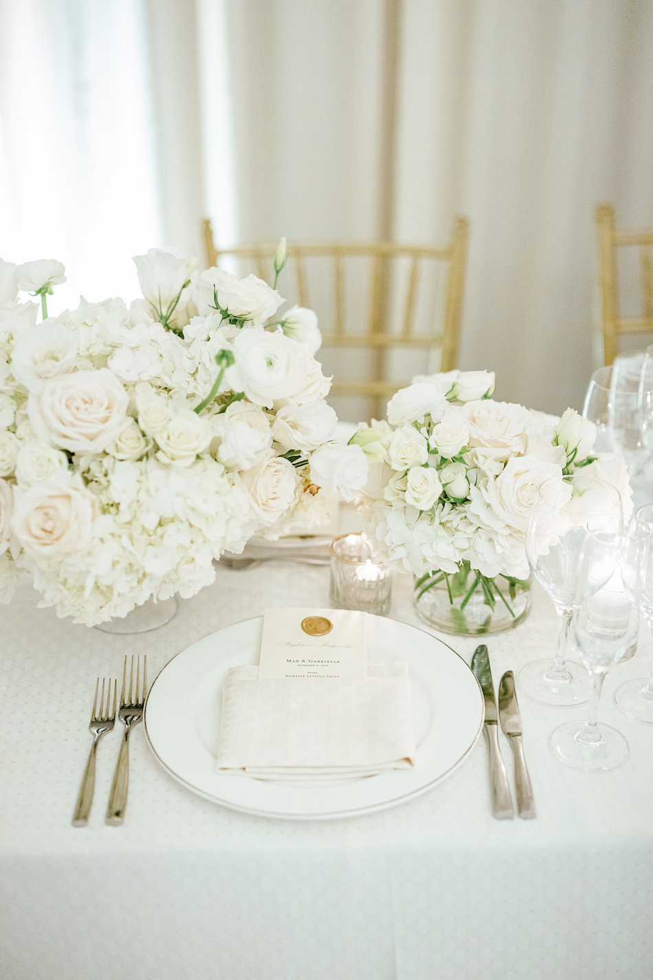 floral design, florist, wedding florist, wedding flowers, orange county weddings, orange county wedding florist, orange county florist, orange county floral design, flowers by cina, white tablescape, white centerpiece, white florals