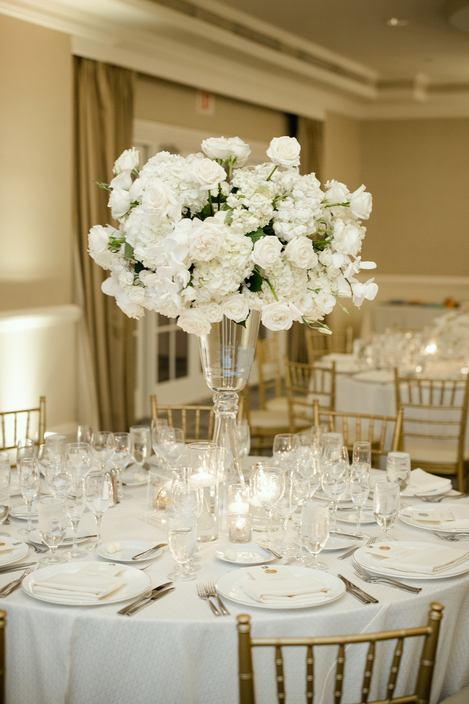 floral design, florist, wedding florist, wedding flowers, orange county weddings, orange county wedding florist, orange county florist, orange county floral design, flowers by cina, elevated centerpiece, centerpiece, white centerpiece
